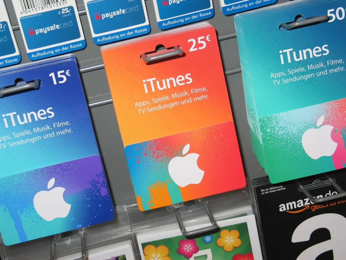 Cyfrowa karta podarunkowa Apple, umożliwiająca wygodne zakupy produktów i usług w sklepie.